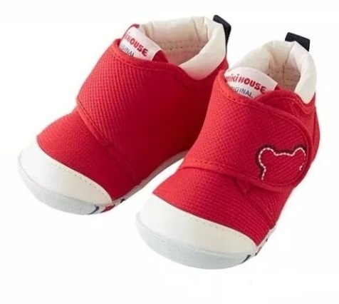 关于日本的儿童鞋，学步期的宝宝如何挑选一双合适的鞋子？